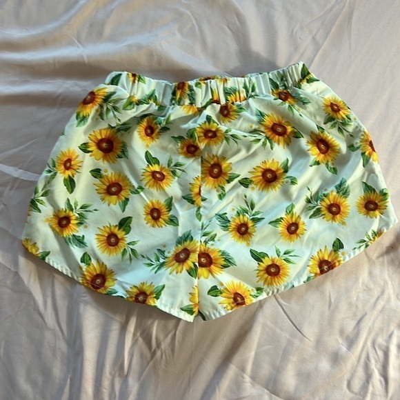 NWOT Girls Size 10Y Sunflower Wrap Hem Shorts - Picture 5 of 12